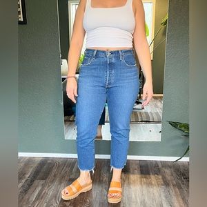 Levi’s cropped straight leg jean